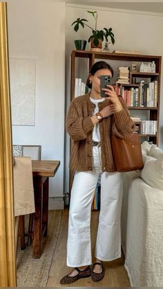 Dress And Turtleneck Outfit, Corporate Office Outfits, Petite Winter Fashion, Corporate Outfit, Dinner Friends, Trending Hair, Friends Style, Looks Pinterest, Workwear Essentials