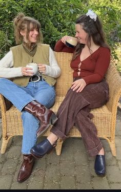 Boston Outfits, Earthy Outfits, Mama Style, Fashion Images, Cozy Fashion, Lookbook Outfits, Fall Outfits Women, Look Cool