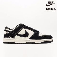 Cool Shoes Aesthetic, Batman Jordans, Nice Black Shoes, Nike Lows, Obsidian Nike, Lv X Nike, Black Dunks, Jordan Dunks, Dunks Shoes