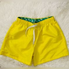 Nwt Back Pocket Drawstring Tiny Stain See All Photos Great Condition!! Yellow Drawstring Swimwear For Summer, Beach Shorts With Adjustable Waist, Spring Stretch Swim Trunks With Drawstring, Green Drawstring Swim Trunks Short Length, Summer Swim Trunks With Adjustable Waist, Summer Vacation Swim Trunks With Adjustable Waist, Adjustable Waist Swim Trunks For Summer Vacation, Summer Beach Shorts With Adjustable Waist, Yellow Swim Trunks For The Beach