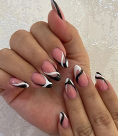 Nail Art Short Nails Simple, French Tips Green, Acrylics Square, Purple Nails Glitter, Beginner Nails, Shellac Nails Fall, Cowboy Nails, Black And White Nails, Stiletto Nails Designs