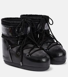 Moon Boots Low, Moon Boot, Black Moon, Ankle Boots Flat, Moon Boots, Cute Cars, Albania, Black Trim, Lining Fabric