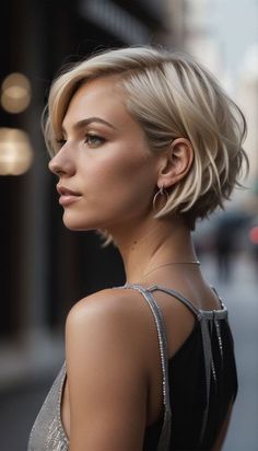 Chin Length A Line Bob Fine Hair, Round Face Short Blonde Hair, Short Layered Bob Brunette, Mid To Short Hairstyles, Hair Styles For Double Chin, Thinning Hair Bob, Blonde Pixie Haircut Short Fine Hair, Short Hair Back View Neckline, Short Bob Hairstyles Blonde