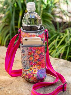 Water Bottle Carrier|Pink Patchwork-view 1 Pochette Portable, Sac Tote Bag, Drink Cozies, Pink Patchwork, Water Bottle Carrier, Water Bottle Bag, Sewing Machine Projects, Walking The Dog, Bottle Carrier