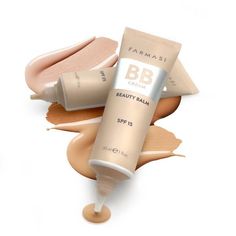 La BB Cream Beauty Balm, deja tu piel radiante y protegida. Su fórmula ligera ofrece la hidratación diaria que tu piel necesita, mientras que su filtro mineral SPF 15 protege contra los daños del sol. Además, suave y disimula las imperfecciones. ¡Disfruta de la belleza natural de tu piel! Su exclusiva mezcla mantiene la piel hidratada, la protege de la contaminación y le confiere un aspecto radiante e impecable. MODO DE USO Para todo tipo de piel, puedes aplicar con el rostro completamente limpi Farmasi Bb Cream, Farmasi Products, Aesthetic Cosmetics, Make Up Foundation, Bb Creams, Skincare Store, Beauty Balm, Face Palette, Cream Aesthetic