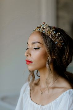 Our beautiful bride Evelyna Leferin wearing make-up by the talented Veronica Sbarra. Glamorous Wedding Makeup, Gorgeous Wedding Makeup, Wedding Eyes, Sparkly Eyeshadow, Wedding Eye Makeup, Romantic Wedding Hair, Romantic Hairstyles, Wedding Hair Down, Romantic Bride