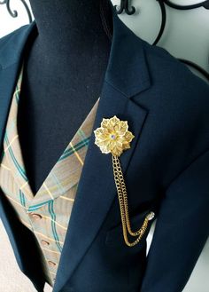 Looking for a timeless piece to elevate your style? Look no further than our Elegant Flower Crystal Lapel Pin - it's a dazzling accessory that adds instant sophistication to any outfit. It features a delicate flower design adorned with sparkling crystals, set against a backdrop of gleaming gold or silver chains. Made with high-quality alloy, steel, and resin, it's built to last and shine. The double-chain design lets you wear the pin in multiple ways, adding versatility to your look. Designed fo Flower Lapel Pin, Flower Crystal, Silver Chains, Chain Design, Double Chain, Elegant Flowers, Sparkling Crystal, Delicate Flower, Lapel Pin