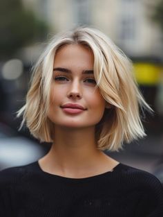 Explore Trendy Choppy Bob Haircuts for a Fresh Look Brown Eyes Blonde Hair, Edgy Short Haircuts, Blonde Bob Haircut, Blonde Moments, Womens Haircuts Medium, Choppy Bob Haircuts, Bob Haircut Curly, Blond Balayage