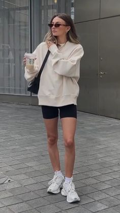 Style Bicycle Shorts, Oversized Sweatshirt And Shorts Outfit, Crewneck And Shorts Outfit, Cycling Outfits Women Casual, Big Sweatshirt Outfit, Bike Short Outfits, Cute Cycling Outfit, Bicycle Shorts Outfits