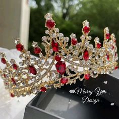 Quiencera Themes Red And Gold, Quince Crowns Red And Gold, Red And Gold Quinceanera Theme Tiara, Red Crown For Quinceanera, Red 15 Crown, Red Wedding Crown, Red And White Crown, Burgundy Crown Quince, Red Quinceanera Tiara