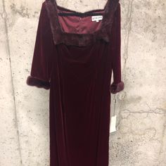 New With Tags Never Worn! Classic Evening Midi Dress For Winter, Classic Evening Dresses For Winter, Classic Fall Dresses For Dinner, Classic Fall Dinner Dresses, Lined Evening Dresses For Fall, Lined Dinner Dresses, Victor Costa Dress, Black Velvet Gown, Flare Gown