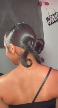 Bun Hairstyles For Black Women, Girly Tingz, Sleek Ponytail Hairstyles, Low Bun Hairstyles, Dyed Natural Hair, Girls Hairstyles Braids, Low Bun, Slick Hairstyles, Hair Ponytail Styles