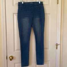 Mud Pie Jegging/Leggings, Size M, New Without Tags Blue Stretch Straight Leg Jeggings, Stretch Medium Wash Tapered Leg Pants, Stretch Tapered Leg Medium Wash Pants, Stretch High-rise Pull-on Pants, Spring Stretch Jeggings, Mud Pie, Jeggings, Pant Jumpsuit, Color Blue