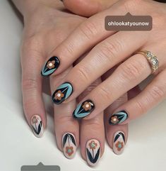 Mod Nail Art, Fall Floral Nail Art, Spain Inspired Nails, Folk Art Nails, Dainty Nail Art, 60s Nails, Long Nail Ideas, Ideas For New Year, New Year Nail