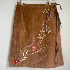 Gorgeous Genuine Suede Butterfly Embroidered Skirt. Brand New With Tags! Size 6, True To Size. Relevant Aesthetics Are Fairycore, Cottagecore, Balletcore, Delicate, Romantic, Earthcore, Green Academia, Naturecore, Tea Party, Butterfly, Fall Naturecore Outfit, Earthy Coquette, Fairycore Aesthetic Outfits, Brown Skirt Outfit, Nature Clothing, Fairy Clothing, Butterfly Clothes, Green Academia, Nice Clothing