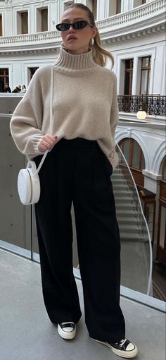 Street Style 2024 Winter Winter Outfits Australia 2024, Quiet Luxury Fall Outfit, Australian Winter Fashion 2024, Winter Fashion 2024 Australia, Winter Outfits 2024 Trends, Winter Trousers Outfit, Japan Winter Outfit Street Style, Outfits Winter 2024, Winter Street Style 2024