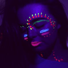 Neon Face Makeup, Neon Face Paint Ideas Simple, Rave Face Paint, Handcrafts Ideas, Glow Painting, Buti Yoga