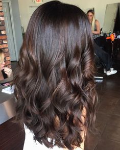 Brown Hair With Lowlights, Subtle Balayage, Color Highlights, Chocolate Brown Hair, Balayage Color, Hairstyles For Layered Hair