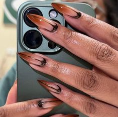 Bring autumn to your fingertips with these creative and cute nail designs. Nagel Tips, Fall Nail Art, Brown Nails, Fire Nails, Fall Nail Designs, Chic Nails, Dope Nails, Artificial Nails