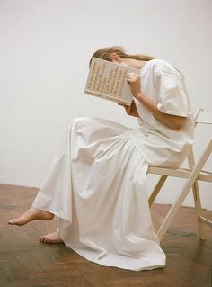 .. Minimalist Moda, Mode Editorials, Estilo Hippy, Beige Outfit, Foto Poses, Clothing Photography, Looks Chic, How To Pose, 가을 패션