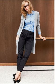 30 Lovely Cardigan O Blue Shirt Black Pants, Fall Office Outfits, Glasses Outfit, Professional Attire, Cardigan Outfits, Business Outfit, Casual Work Outfits, Looks Chic