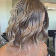 Brown Short Curly Hair, Ash Blonde Short Hair, Textured Long Bob, Ashy Brown, Blonde Short, Super Hair