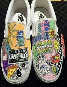 12 patch ideas beyond jackets and bags – Goodordering Patches On Shoes, Old School Outfits, Vans Custom, Custom Vans Shoes, Vans Old School, Sneakers Vans, Shoes Drawing, Van Design, Kleidung Diy