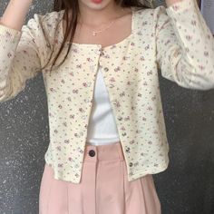 Crop Tops Fashion, Cotton Floral Print Button-up Top, Trendy Floral Print Button-up Outerwear, Winter Floral Print Button-up Outerwear, Feminine Floral Print Button-up Blouse, Girls Korean, Multicolor V-neck Floral Print Outerwear, T Shirts Women, Tops Fashion