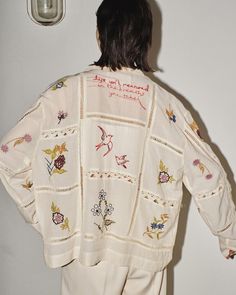 Embroidery Patchwork, Quoi Porter, 자수 디자인, Shirt Embroidery, Embroidered Clothes, Embroidery Inspiration, Elon Musk, Chain Stitch, Embroidered Shirt