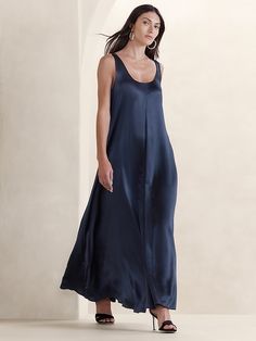 Serenade Silk Maxi Dress | Banana Republic Floaty Maxi Dress, Silk Summer Dress, Scoop Neck Dress, Silk Maxi, Tall Clothing, Silk Maxi Dress, Stylish Clothes For Women, Mom Dress, Silk Charmeuse