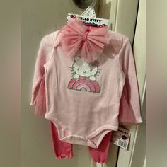 6 Months Hello Kitty Baby Clothes, Hello Kitty Matching, Hello Kitty Baby, Kids Onesies, Kitty Baby, Unisex Onesies, Vintage Baby Clothes, Hello Kitty Pink, Baby 2