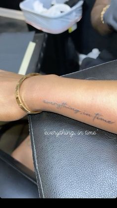 #tattoo Wörter Tattoos, Cute Hand Tattoos, Pretty Hand Tattoos, Neck Tattoos Women, Quality Quotes, Small Pretty Tattoos, Writing Tattoos, Tasteful Tattoos