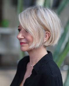 French Girl Hairstyles, Bob With Deep Side Part, Bobs With Layers, Layered Bobs With Bangs, French Haircuts, French Haircut, French Girl Hair, Bobs With Bangs, Bob Hairstyle Ideas