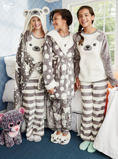 Insanely soft, cozy and UnBEARably cute! mortal para pj party con amigas Justice Pjs, Girls Pjs, Pajama Day, Fleece Pajama Pants, Cute Pjs