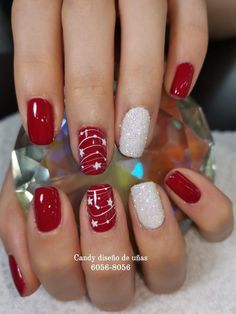 Valentine Nail Color Ideas, Christmas Multicolor Nails, Christmas Gel Nails Designs Simple, Simple Christmas Gel Nails, White And Red Christmas Nails, Sns Christmas Nails Ideas, Red White Christmas Nails, Christmas Manicure Ideas For Short Nails, Xmas Gel Nails