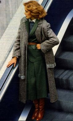 Harry Clarke, Elegante Y Chic, Skandinavian Fashion, Layered Bob, 1970s Fashion, Vintage Winter, Mode Inspo