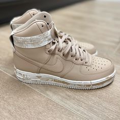 Color In Sand Summit White Men Size Us 7.5. Uk 6.5. Eur 40.5 25.5cm New Air Force 1, Red Air Max, Nike Sf Air Force 1, Red And Black Shoes, Nike Sf Af1, Nike Sf, Huaraches Shoes, Body Decor, Nike Air Force 1s