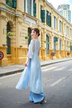 🌿 This set includes traditional Ao Dai, pants Style: Traditional Material: Very well made with high-quality  silk Collar: 2cm collar Length Pants: 100-110cm Length Ao dai Top: 120-130 cm Please provide bust-waist-and hip measurements when placing your order to ensure the best fit for you. 🌿 NOTE: * Recommend gentle washing * Please contact us for any inquiries about size. We don't have an exchange policy for the wrong size * It is safe for a washer and dryer in a "delicate" setting. * Actual Ao Dai colors may differ up to 10% due to lightning and viewing devices. * These ao dai pants are made based on Vietnamese size; they will run smaller than American size. *3D printed ao dai: you may see some white broken fabric around the seam (collar). *There might be some chalk/ pen writings on the Bridesmaid Ao Dai, Vietnamese Dress Ao Dai, Ao Dai Vietnamese, Vietnamese Dress, Global Dress, Smart Home Design, Lace Silk, Pants Style, Floral Chiffon