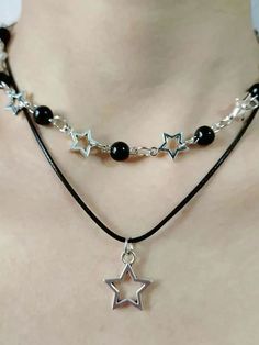 Black Aesthetic Necklace, Simple Star Necklace, Black Star Necklace, Rockstar Gf Jewelry, Goth Jewelry Aesthetic, Ideas Para Collares, Star Necklace Aesthetic, Layerd Necklace, Indie Necklaces