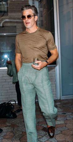 Casual Opera Outfit, Mens Fashion 1950s Style, Chris Pine Style, Mens Fashion 40s, Menswear Editorial, Milan Fashion Week Men, Gentle Man, Summer Menswear, Gender Fluid Fashion