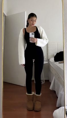 Gym Outfits Aesthetic Winter, Cable Knit Tights Outfit, Winter Maternity Outfits Aesthetic, Gym Winter Outfits, Winter Gym Sets With Long Sleeves, Yoga Mom Aesthetic Outfits, Fall Gym Outfit, Cocette Aesthetic Outfit Winter, Comfy Winter Outfits Coquette