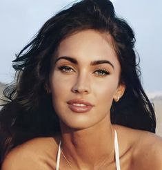 Megan Fox 2000s Side Profile, Megan Fox Icons Aesthetic, Brunette Wallpaper, Megan Fox Transformers, Megan Fox Photos, Female Icons, Dramatic Classic, Badass Aesthetic