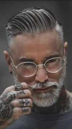 Men Grey Hair, Silver Hair Ideas, Chrome Glasses, Hair Ideas For Men, Latest Beard Styles, Styles Ideas, Men's Hairstyles, Pompadour, Latest Hairstyles