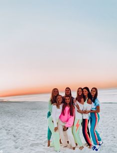 Preppy Pictures, Hamptons Aesthetic, Preppy Inspo, Preppy Theme, Bestie Pics, Friends Pics, Preppy Fits, Preppy Party, Preppy Vibes