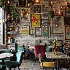 Coffee House Decor Interior Design, Idea For Coffee Shop Design, Mismatched Furniture Cafe, Coffee Shop Office Design, Eclectic Restaurant Interior, Maximalist Cafe Interior, Vintage Cafe Interior Design Ideas Coffee Shop, Retro Coffee Shop Design, Vintage Decoration Ideas