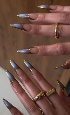 Gold Chrome Design Nails, Gold And Silver Nails Ideas, Chrome Nails With Charms, Silver And Gold Nail Designs, Snake Nails, Stone Nails, Soft Nails