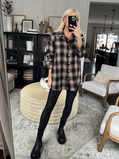 Cool Weather Concert Outfit, Rock Concert Outfit Winter, Neutral Style Fashion, Rock Concert Outfit, Neutral Closet, Fall Thrift, Dark Wardrobe, Concert Outfit Winter, Style Aesthetics