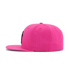 New Era Cap 59Fifty fitted hat for the New York Yankees in black and pink colorway, featuring 1953 World Series side patch. Burn your passion down to the nub with this hot pink Yankees fitted from Hat Heaven. Featuring beautiful Beetroot Purple polyester to make sure you’ll be the center of attention wherever you go, this is definitely the hype you need to stand out from the crowd. With a splash of Snow White on the side patch, it has the perfect amount of pop to make it one of the boldest thing Yankee Fitted, Purple Snow, Logo Real, World Baseball Classic, San Diego Chargers, New Era Cap, Black Side, New Era 59fifty, Gold Logo