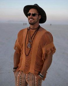 Estilo Burning Man, Bohemian Outfit Men, Coachella Outfit Men, Mens Festival Fashion, Boho Men Style, Tulum Outfits, Fashion Process, Festival Outfits Men, Burning Man Fashion