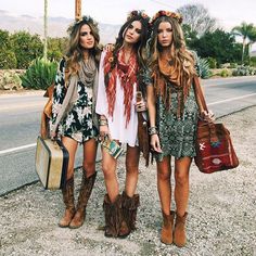 ╰☆╮Boho chic bohemian boho style hippy hippie chic bohème vibe gypsy fashion… Stile Hippie Chic, Looks Hippie, Style Hippy, Hippie Mode, Moda Hippie, Look Boho Chic, Look Festival, Fest Outfits